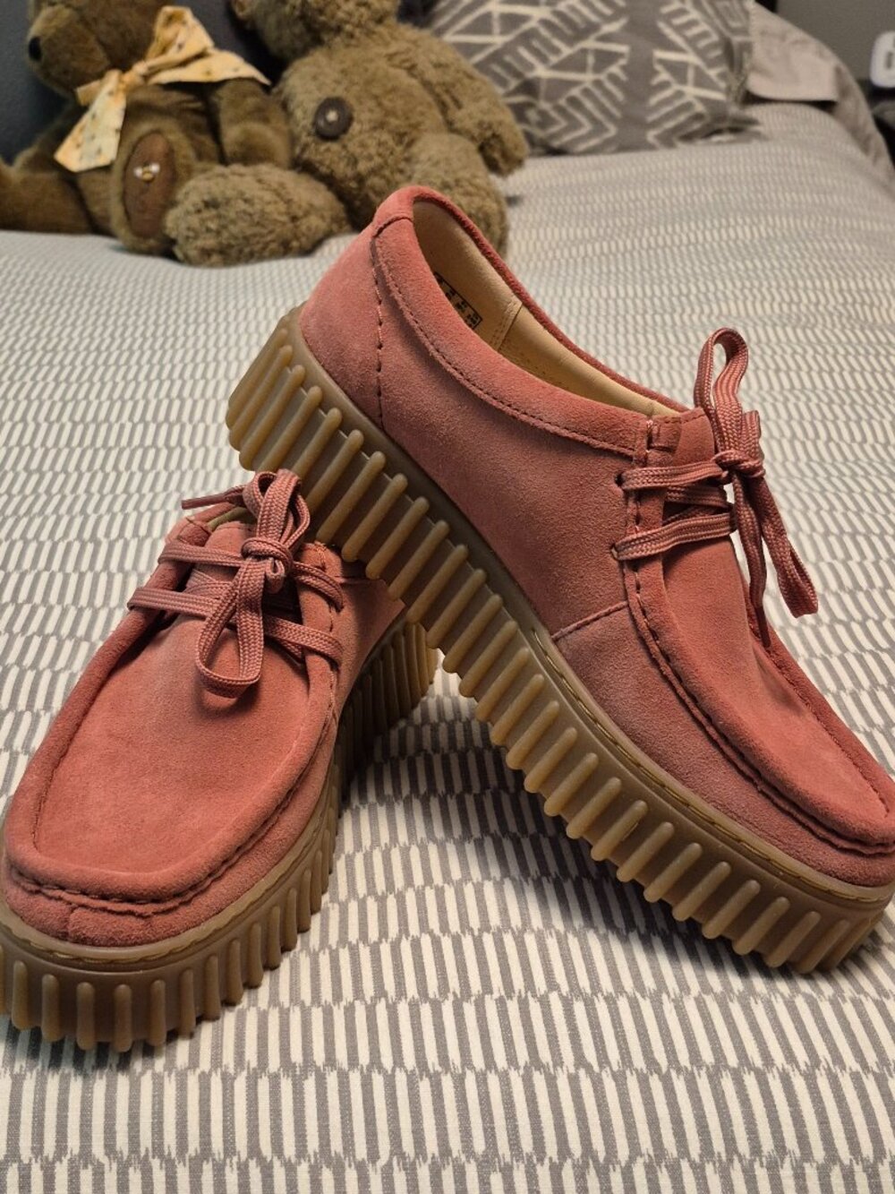 CLARKS Torhill Bee Shoes - Size 8.5M   - NWT